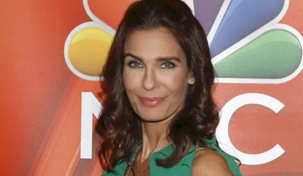 Days of Our Lives' Kristian Alfonso deler et hjertesmeltende bilde med 'My Rock' på deres 19-års bryllupsdag