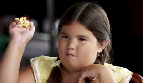 Desperate Housewives Child Star afslører cybermobning førte til hendes spiseforstyrrelse da hun var syv år gammel: 'De sagde ting som grimme fede ko'