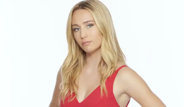 Eden McCoy del General Hospital condivide la notizia straziante della morte di mamma Natasha: 'Ti porterò per sempre'