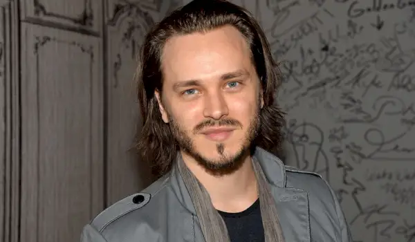 Ô jour de chance ! Jonathan Jackson de l'hôpital général revient enfin à Port Charles