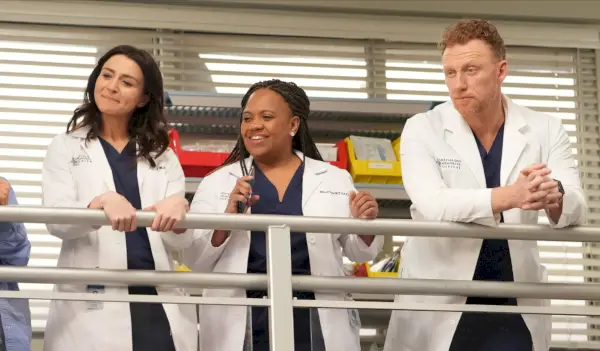 Ponad tym! Fani Grey’s Anatomy desperacko chcą pokazać, jak „zabić” postać za pomocą „Nothing Left to Do”