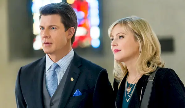 Eric Mabius je späť v novom podpísanom, zapečatenom, dodanom filme - je hviezda Hallmark vydatá v skutočnom živote?