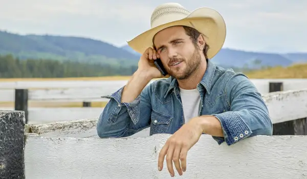 Y aura-t-il une saison 2 de Ride ? Le portraitiste de Cash a fait allusion à la suite du baiser [Spoilers']