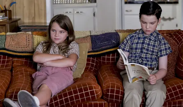 Sheldon Cooper e Missy Cooper, o jovem Sheldon