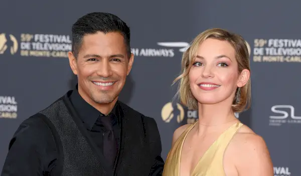 Jay Hernández et Daniella Deutscher