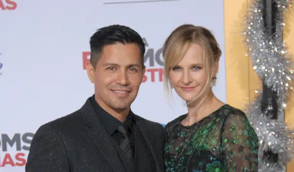 Magnum P.I. Stjernen Jay Hernandez' kone har dristige og vakre bånd - Møt hans ekte kjærlighet
