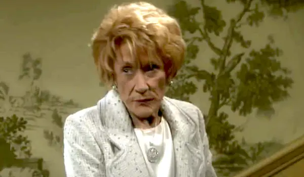 Erleben Sie am Jahrestag ihres letzten Auftritts in „The Young and the Restless“ Jeanne Coopers ergreifende letzte Szene als Katherine Chancellor noch einmal