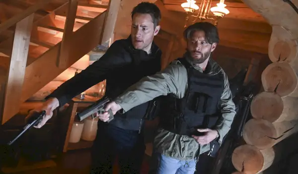 Blinzeln Sie und Sie verpassen es! Das übernatürliche Osterei von Jensen Ackles, das wir in Tracker *fast* nicht gefangen haben