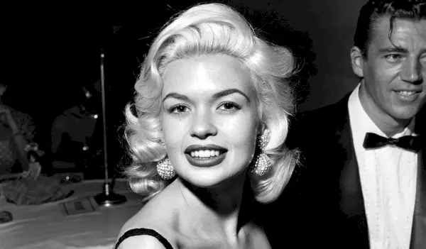 La mère de Mariska Hargitay était une rivale hollywoodienne de Marilyn Monroe – elle est décédée dans un tragique accident de voiture lorsque la star de SVU était jeune