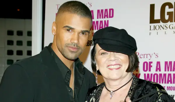 Shemar Moore zdieľa srdcervúce video, ako smúti za svojou matkou Marilyn Wilson-Moore, ktorá zomrela vo veku 76 rokov