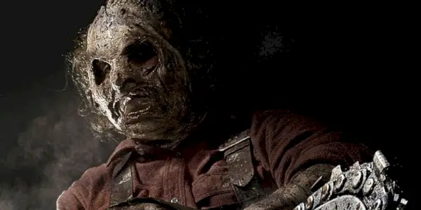 모든 텍사스 전기톱 학살 영화: 가장 무서운 Leatherface 순위