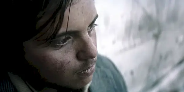Roberto %22Bobby%22 François fissa stordito in Society of the Snow