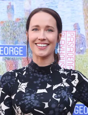 Headshot Of Anna Camp