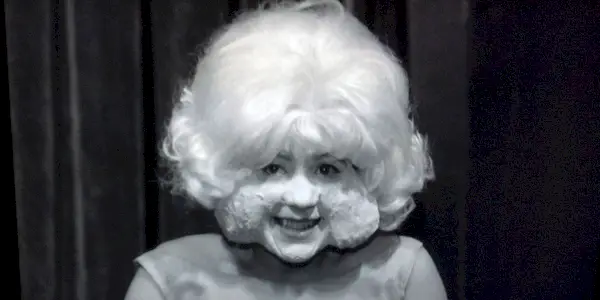 Eraserhead: Dáma v radiátore.