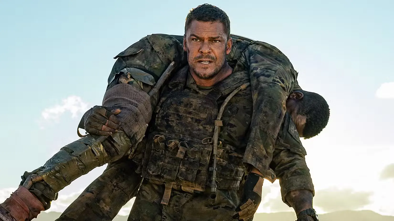 Alan Ritchson의 새로운 Netflix 영화를 통해 Schwarzenegger 클래식 2편을 1편의 가격으로 리메이크할 수 있습니다.