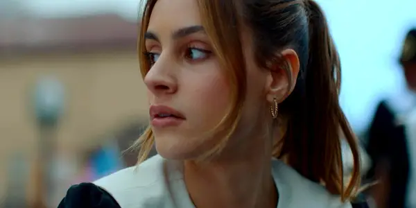 Nell Verlaque as Jessica Looking Nervous in a Pilgrim Outfit in Thanksgiving 2023