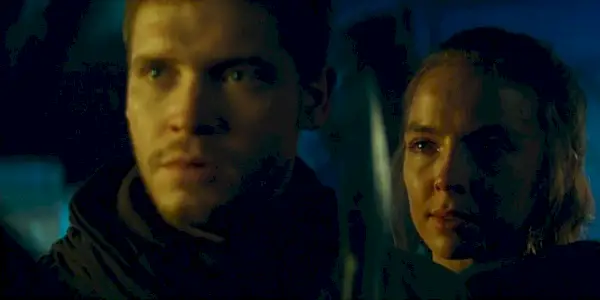 Billy Howle et Jodie Comer dans le rôle des parents Rey dans Star Wars Rise of Skywalker