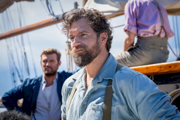 Nový film Alana Ritchsona a Henryho Cavilla konečne potvrdil dátum vydania v Spojenom kráľovstve