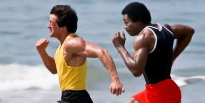 L'image du tournage du biopic Rocky révèle un premier aperçu du jeune Sylvester Stallone