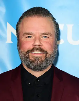 Headshot Of Tyler Labine