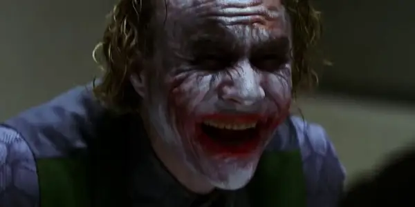 The Dark Knight: Jak Joker faktycznie zdobył swoje blizny?