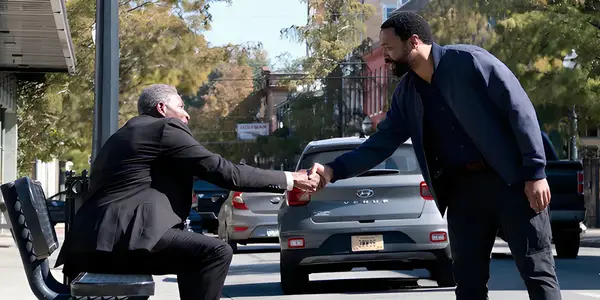 Life's Chuck Review: Mike Flanagan Mixed Genre met interessante Stefan King's aanpassing