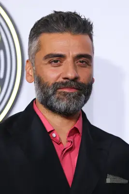 Headshot Of Oscar Isaac