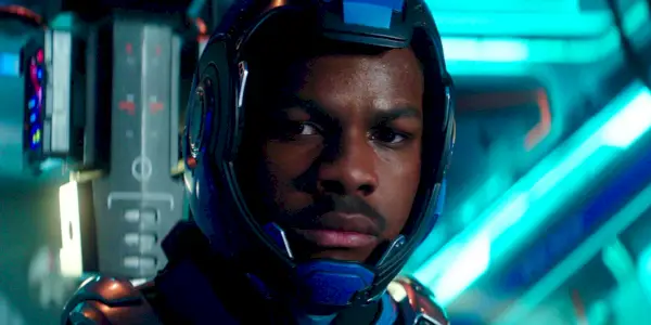 1 podmienka Charlieho Hunnama na výrobu Pacific Rim 3 by vyriešila hlavný problém pokračovania