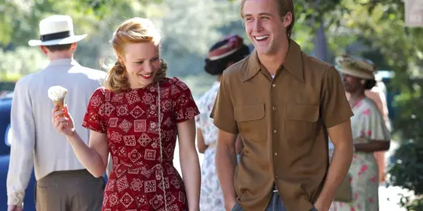 Quantos anos Ryan Gosling e Rachel McAdams têm no caderno