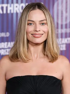 Headshot Of Margot Robbie In The 10th Annual Breakthrough Prize Ceremony