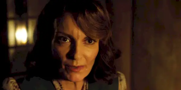 Tina Fey jako Ariadne Oliver ve filmu Strašení v Benátkách.