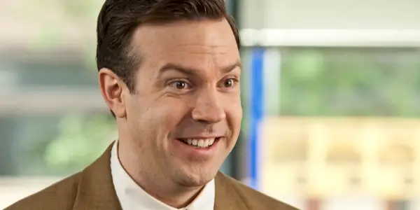 Jason Sudeikis uśmiecha się w Hall Pass
