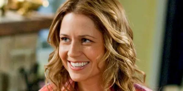 Jenna Fischer uśmiecha się w Hall Pass