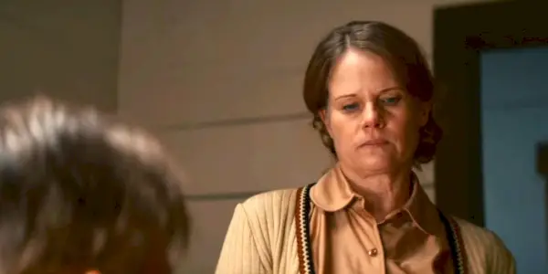 Joelle Carter als Hellen Hill in The Hill.