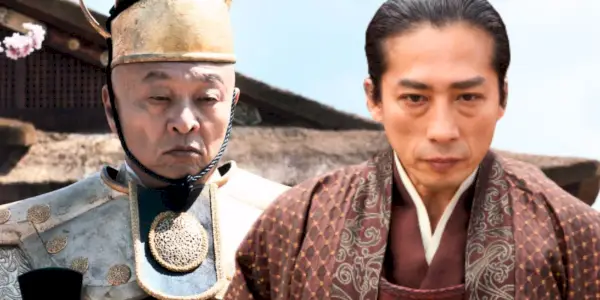 Kai et d'autres samouraïs regardent de côté et se préparent pour le seppuku dans 47 Ronin