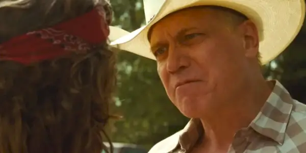 Fritz Von Erich (Holt McCallany) rynker pannen i The Iron Claw