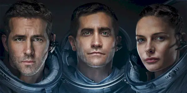 Ryan Reynolds, Jake Gyllenhaal e Rebecca Ferguson no pôster do filme Life