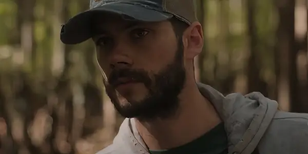Recenze Caddo Lake: Shyamalan produkované tajemství se utopí v roztřeseném příběhu