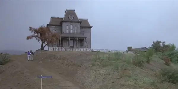Kā apmeklēt psiho māju no Alfrēda Hičkoka klasiskās šausmu filmas