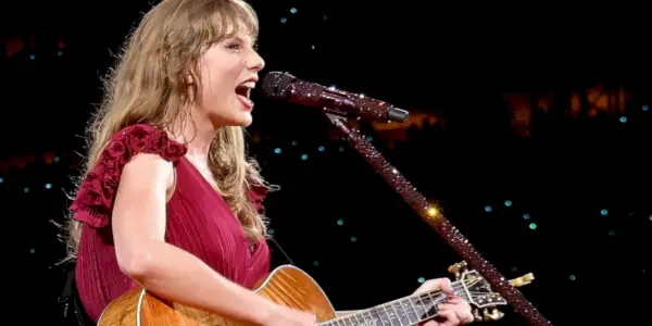 Taylor Swift se apresenta