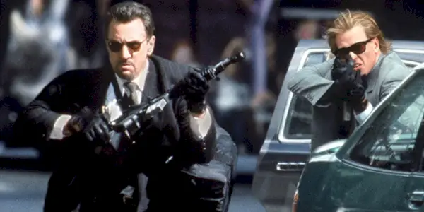 Robert De Niro og Val Kilmer med automatgevær i Heat