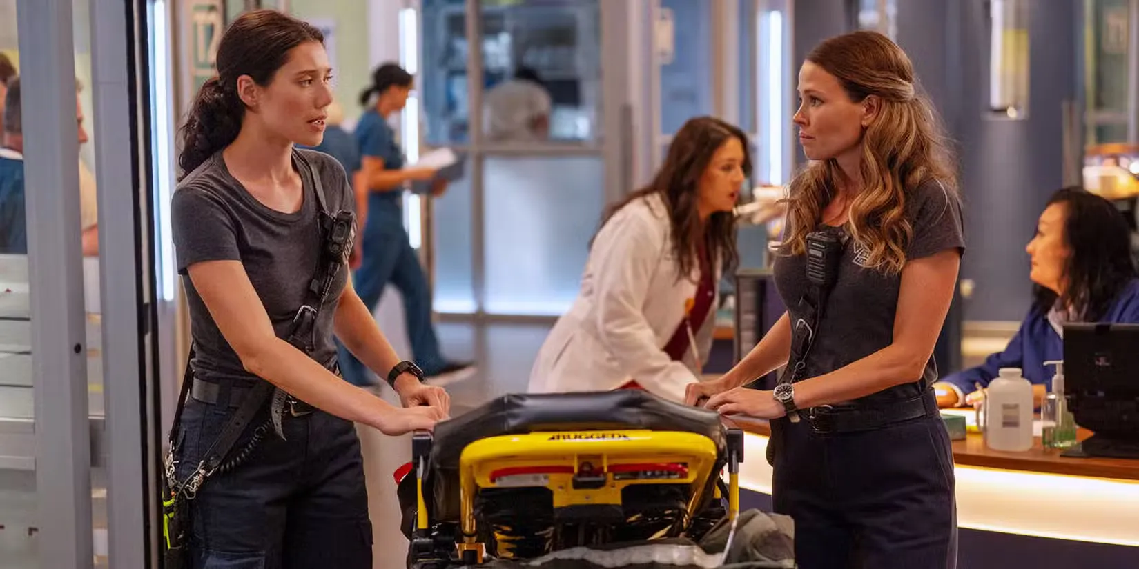 La star de Chicago Fire appelle la plus grande imprécision des procédures télévisées