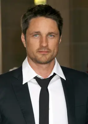 Headshot Of Martin Henderson