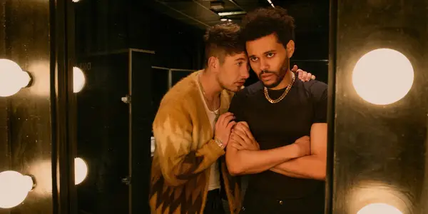 Pospiesz się w recenzji jutra: Nie nienawidziłem tego, ale nowy film Weeknd ma znacznie więcej stylu niż substancji