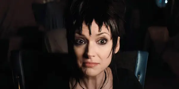 Po tomto ohromném okamžiku Beetlejuice jsem přesvědčen, že Beetlejuice 3 musí zlomit jednu franšízovou tradici