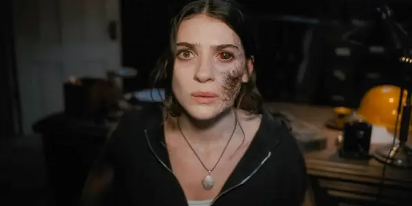 Horrorový film o přežití 53 milionů USD založený na populárních sadách videoher netflix vydání tohoto měsíce