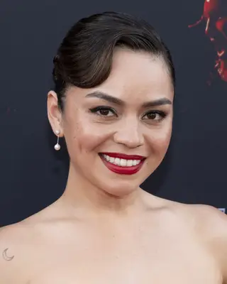 Headshot Of Kaitlyn Santa Juana