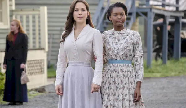 Elizabeth e Angela quando chama a marca do coração