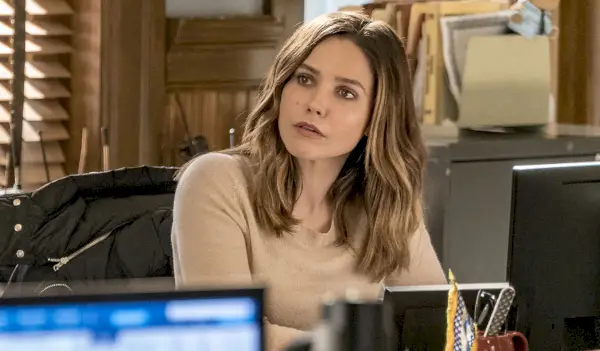 Chicago P.D.의 Sophia Bush, Fox Primetime Show에 공식 크로스오버
