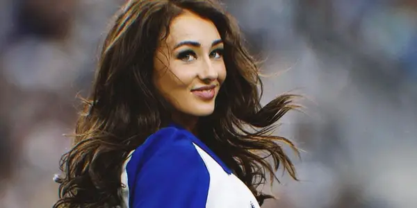 Kelcey Wetterberg가 현재 미국의 연인 이후에있는 곳 : Dallas Cowboys 치어 리더